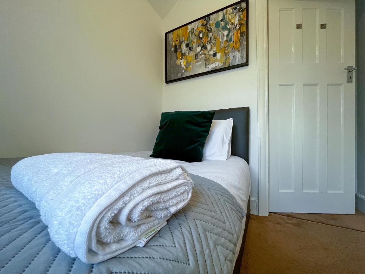 Apartamento Maberic Housing Cranford Exterior foto